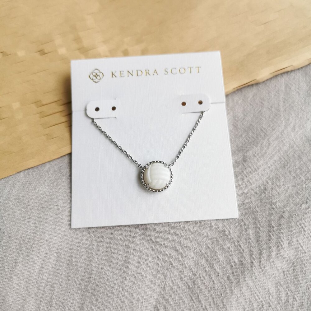 Kendra Scott Volleyball White Mother-of-Pearl Pendant Necklace in Silver